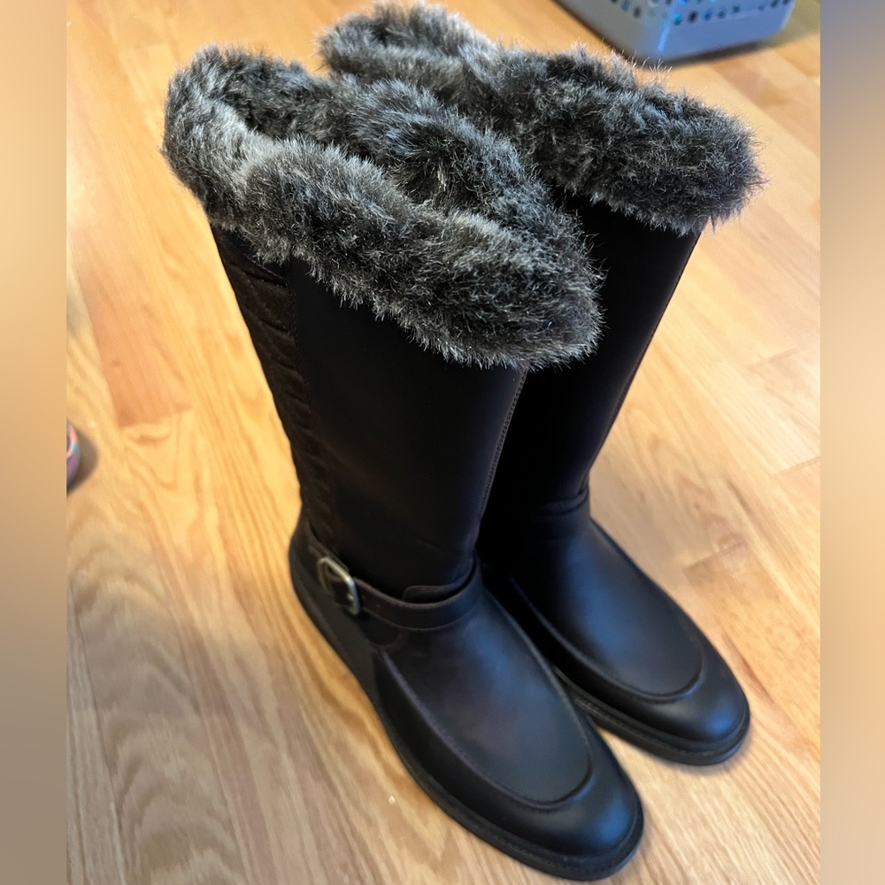 Merrell boots, faux fur lined